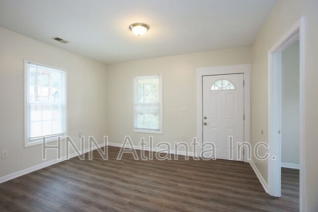 Foto del edificio - 1049 Sims St SW