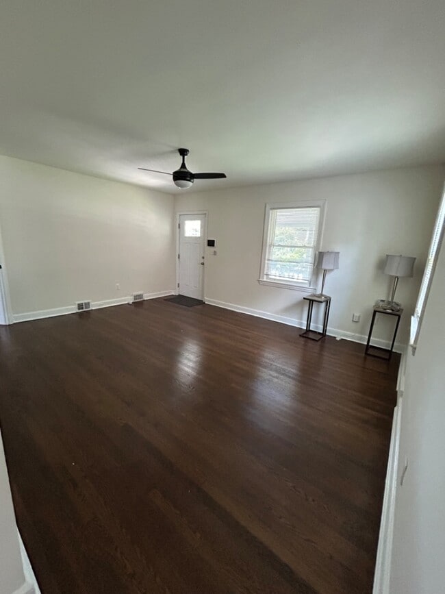 Building Photo - 9407 Colesville Rd