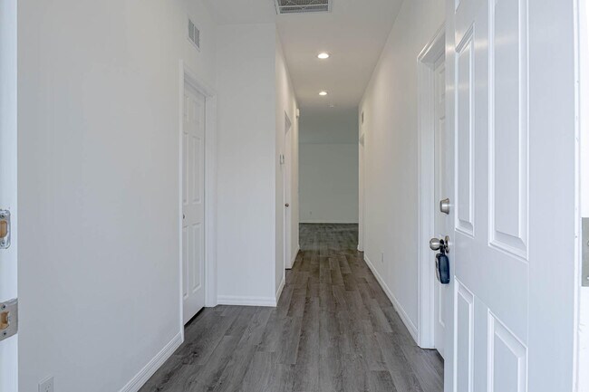 Building Photo - 1193 Altamira St NW