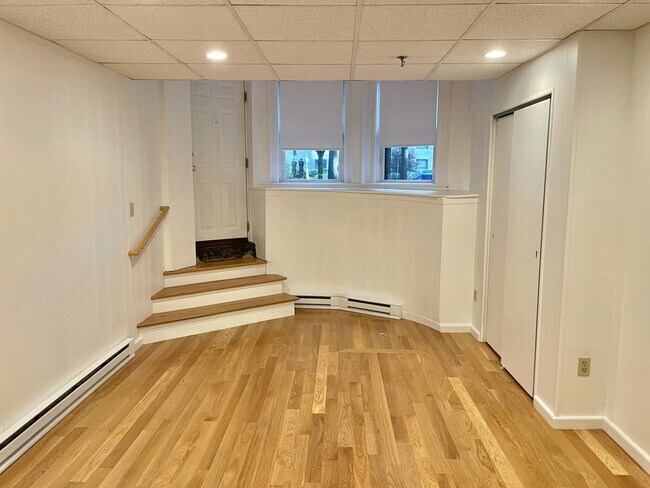 Foto del edificio - 1077 Beacon St
