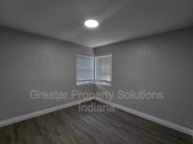 Foto del edificio - 7974 White Oak Ave
