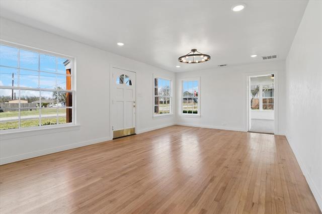 Foto del edificio - 602 W Pecan St