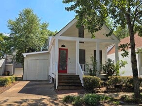 Building Photo - 113 Village Ln