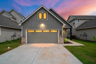 Building Photo - 1524 Elise Ave