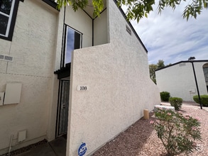 Building Photo - 1051 S Dobson Rd