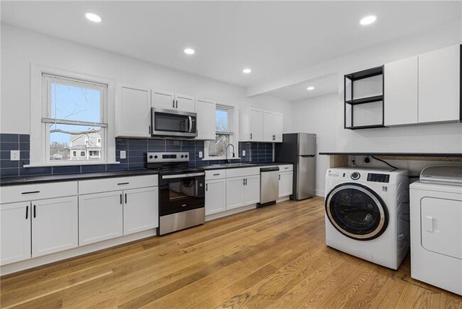 Building Photo - 30 Cypress St