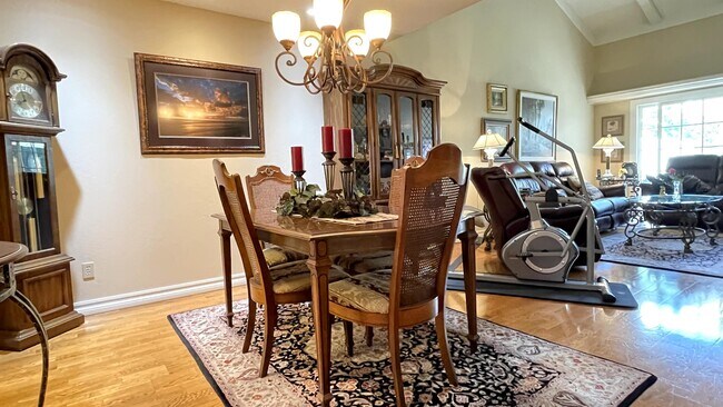 Foto del edificio - 6338 Whaley Dr