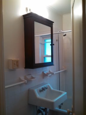Building Photo - 1115 W 28th St
