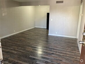 Building Photo - 575 S Royal Crest Cir