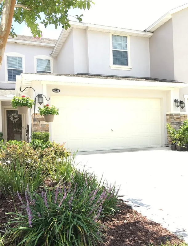 Primary Photo - 6031 Bartram Village Dr
