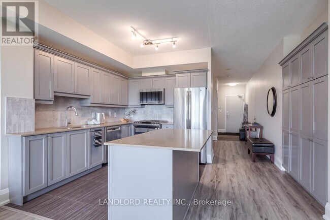 Building Photo - 3865 Lake Shore Blvd W