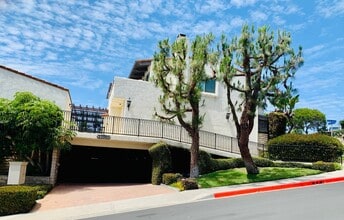 Building Photo - 33901 Mariana Dr