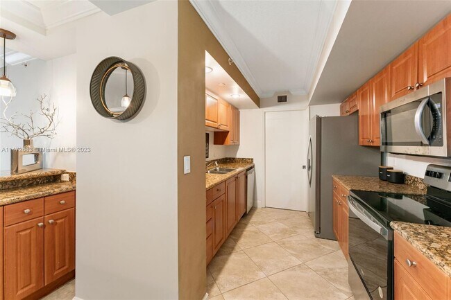 Foto del edificio - 6917 Collins Ave
