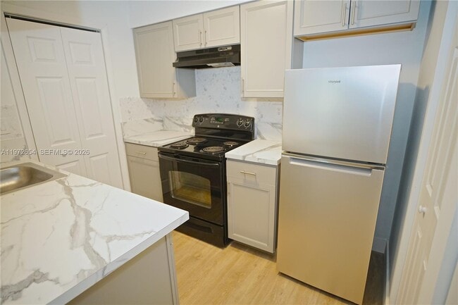 Building Photo - 17425 NW 67th Pl