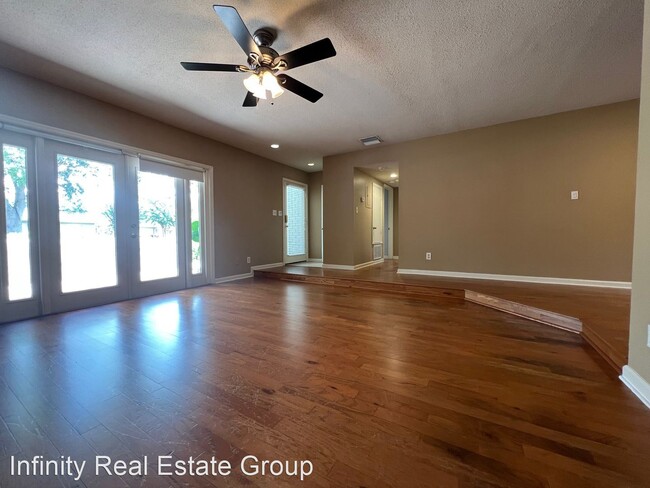 Foto del edificio - 2 br, 2 bath House - 3066 Plaza Terrace Dr