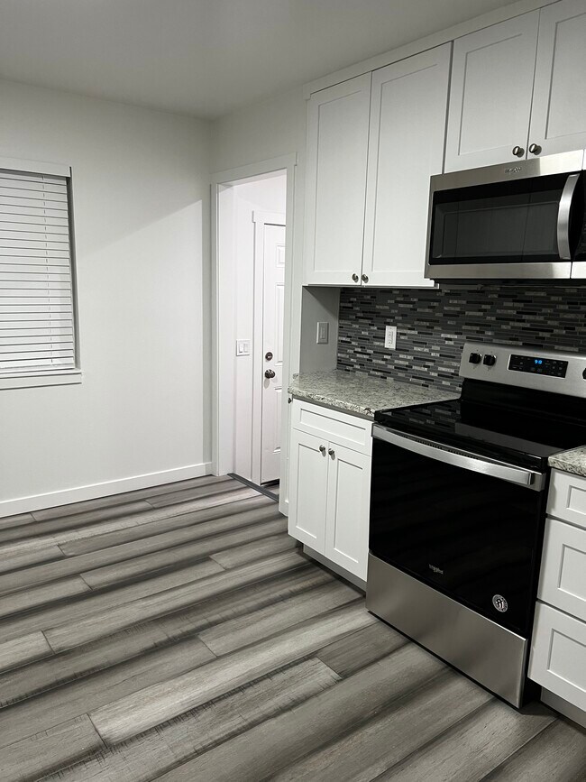 Kitchen - 4178 Jefferson Ave