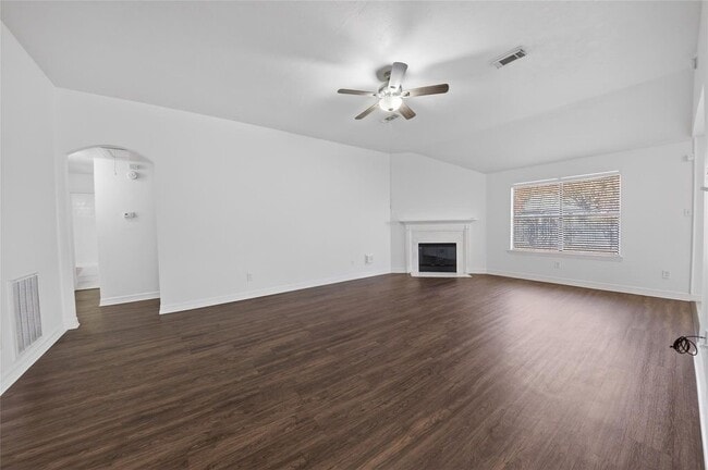 Building Photo - 16122 Cypress Point Dr