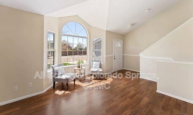 Foto del edificio - 977 Square Dance Lane