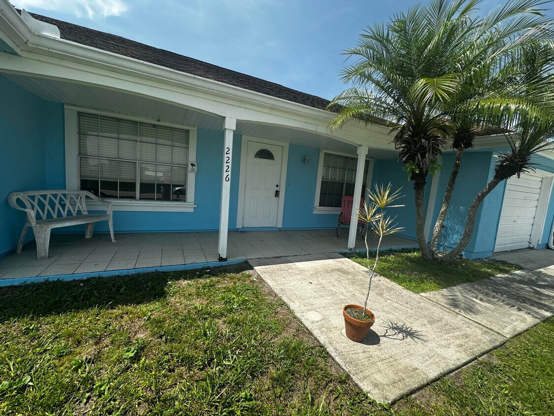 Primary Photo - 2226 SE Tiffany Ave