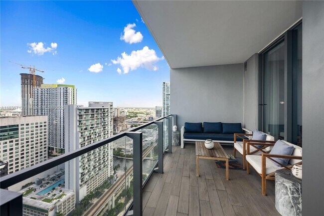Foto del edificio - 88 SW 7th St