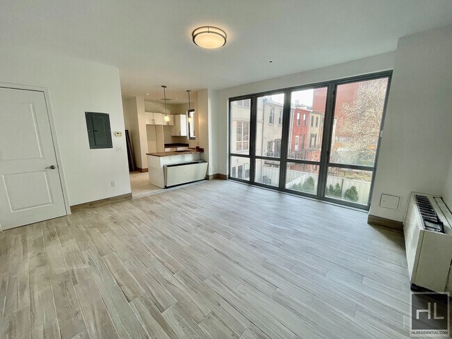 Building Photo - 110 4TH AVENUE 2A
