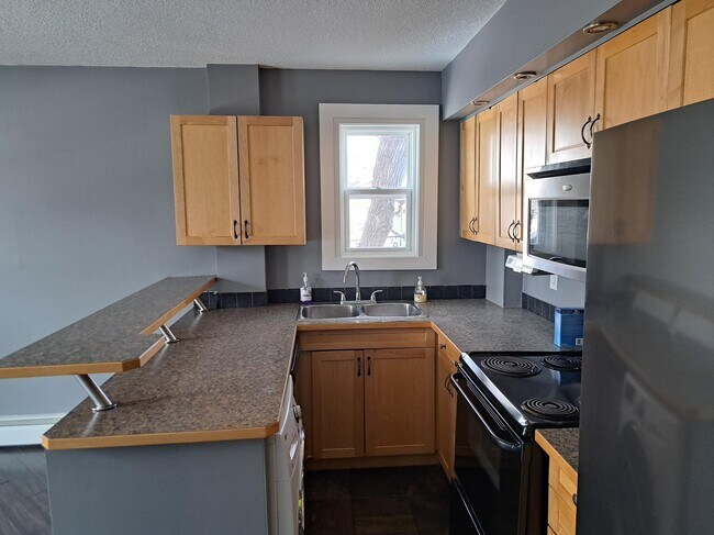Building Photo - 1 Bed 1 Bath Unit in Calgary, AB