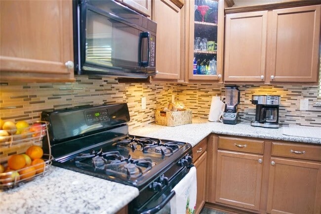Building Photo - 7702 Shavano Ln