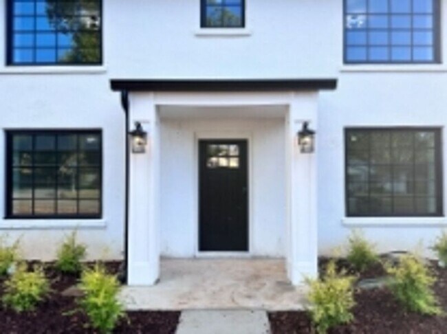 Foto del edificio - 1122 NE Wellman Ave