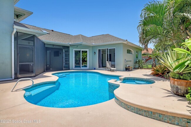 Foto del edificio - 2479 Long Sandy Cir