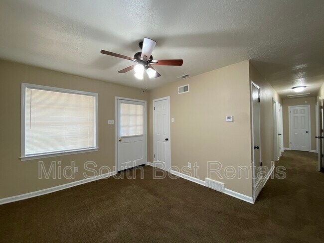 Foto del edificio - 597 Leavert Ave