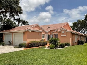 Building Photo - 5574 Royal Lake Cir