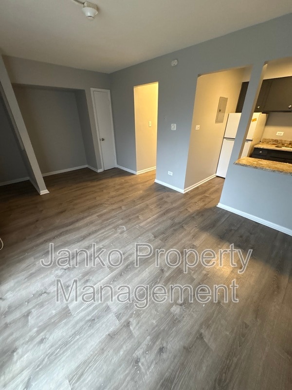 Foto del edificio - 3353 Commercial Ave