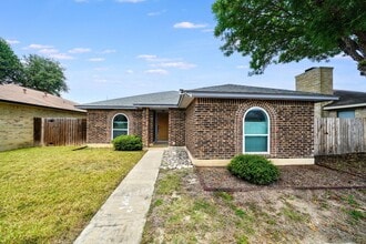 Building Photo - 608 Fern Meadow Dr