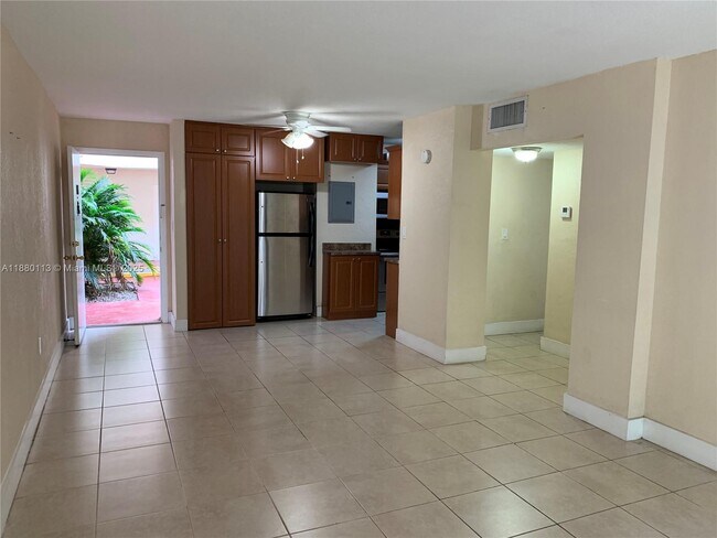 Foto del edificio - 8820 Fontainebleau Blvd