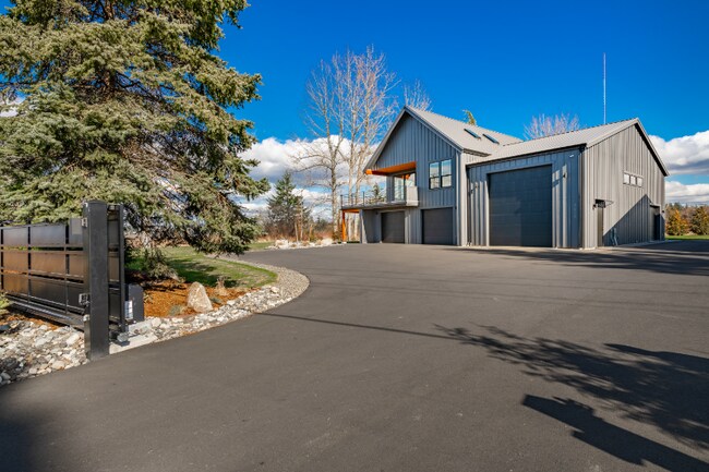 Foto del edificio - 8638 Harborview Rd