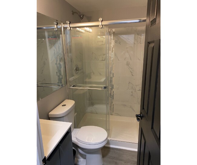 Building Photo - 5019 Belair Rd