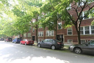 Building Photo - 1923 W Winnemac Ave