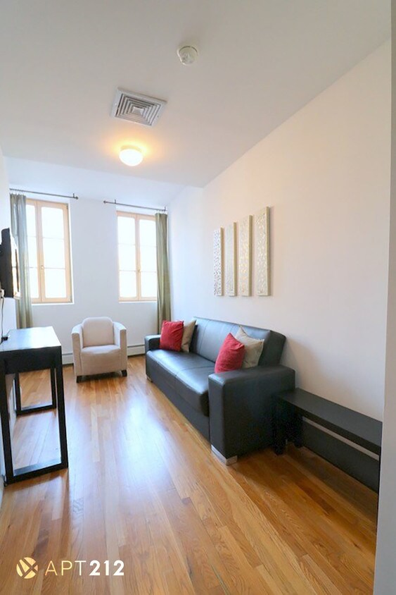 Primary Photo - 145 Mulberry St