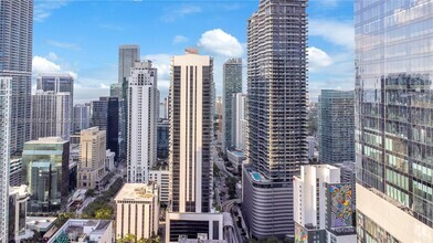 Building Photo - 1010 Brickell Ave