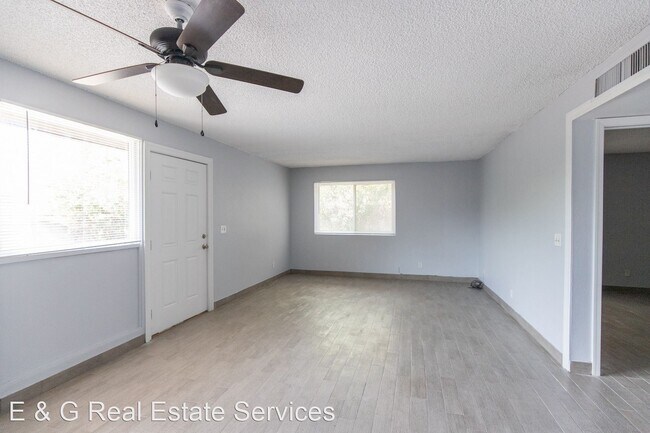 Building Photo - 2 br, 1 bath House - 4722 E BELLEVIEW ST