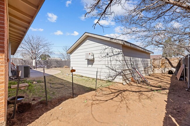 Building Photo - 3314 W Louisiana Ave
