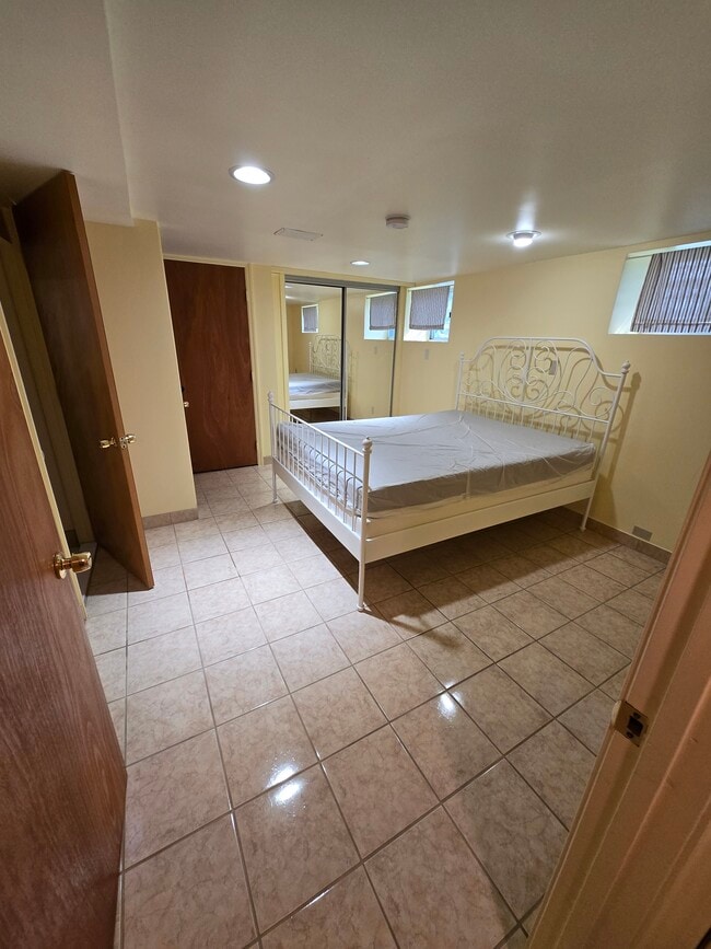 Room 1 - 2325 Reading Rd