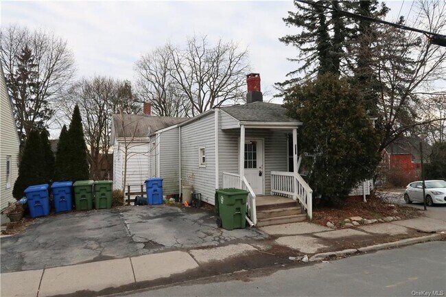 Building Photo - 188 Linden Ave