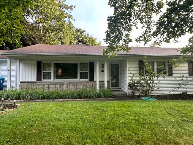 Foto del edificio - Large, ranch home for rent! 3BR / 1.5 Ba! ...