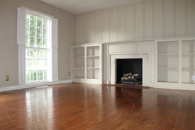Building Photo - 345 Palisade Dr