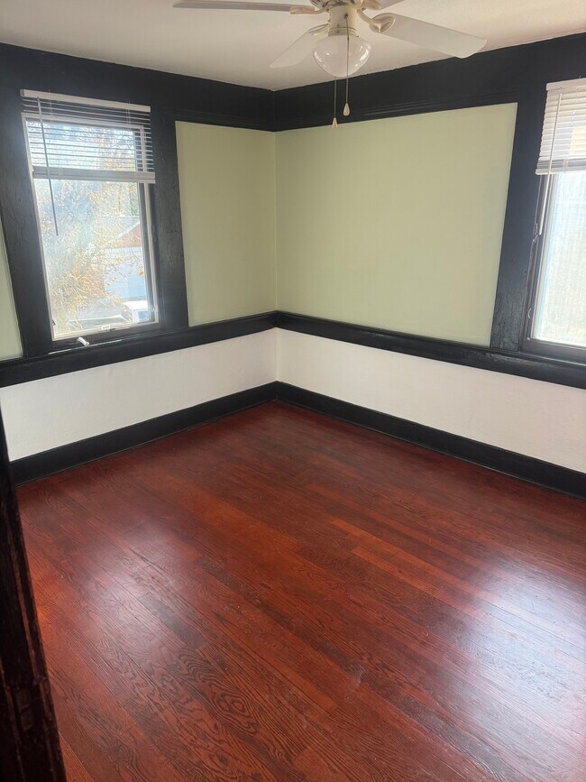 Foto del edificio - 101 S Gray Ave