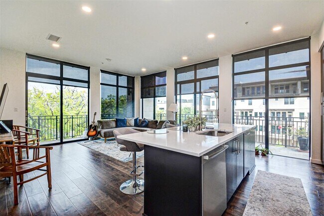 Foto del edificio - 4820 Caroline St