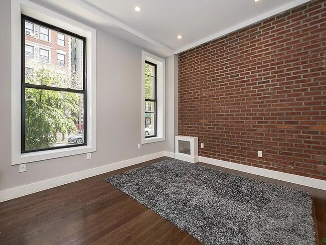 Foto del edificio - 417 Manhattan Ave