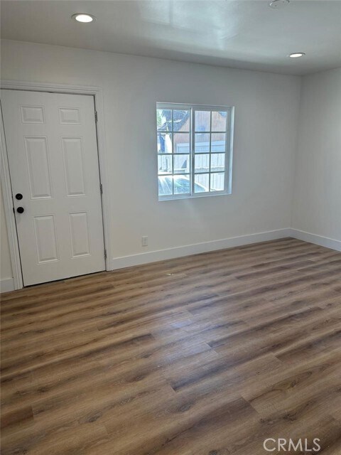 Foto principal - 8178 Chestnut Ave