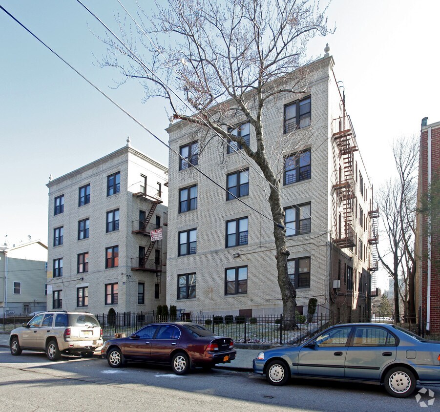 Foto del edificio - Lewis Court